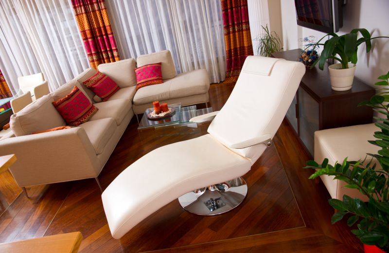 Chaise Lounge Refinishing detail